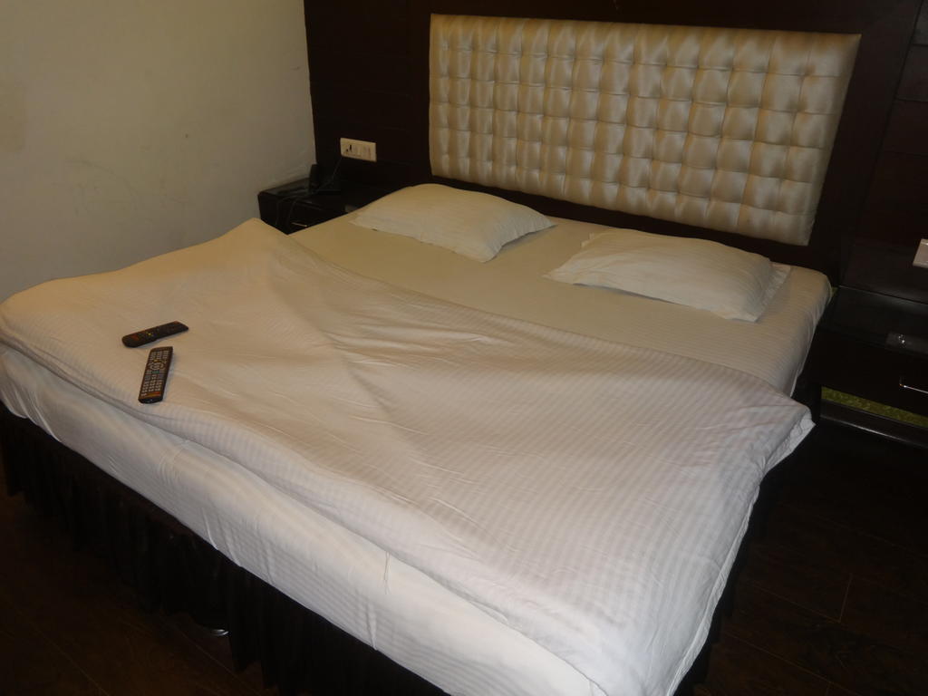 Sohana Palace Neu-Delhi Zimmer foto
